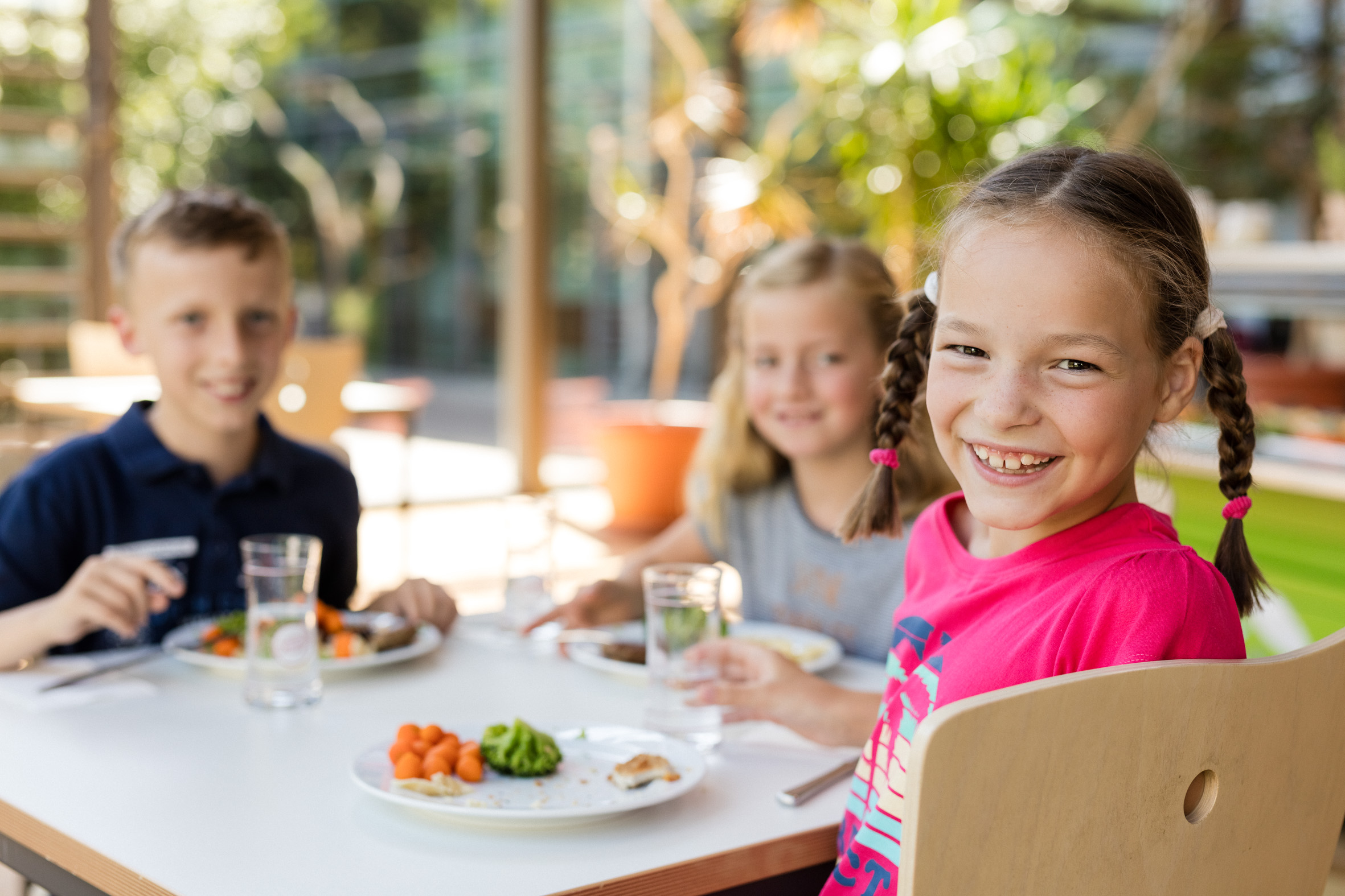 Was Ganztagsverpflegung im Alltag braucht: Menüformen, Snacks und Abläufe
